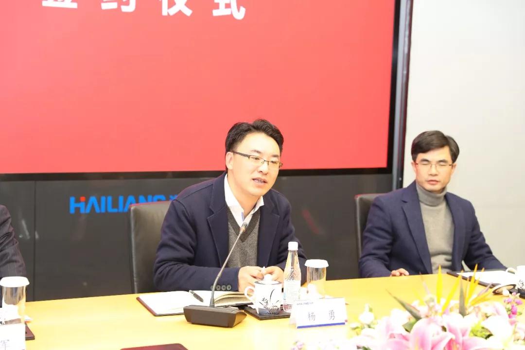 1518102317517581dxO7.jpg 1518102317517581dxO7.jpg