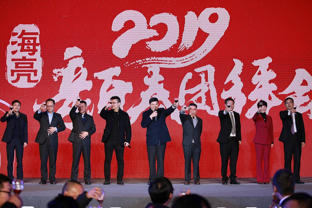 1550715071152564N7vZ.jpg 1.jpg